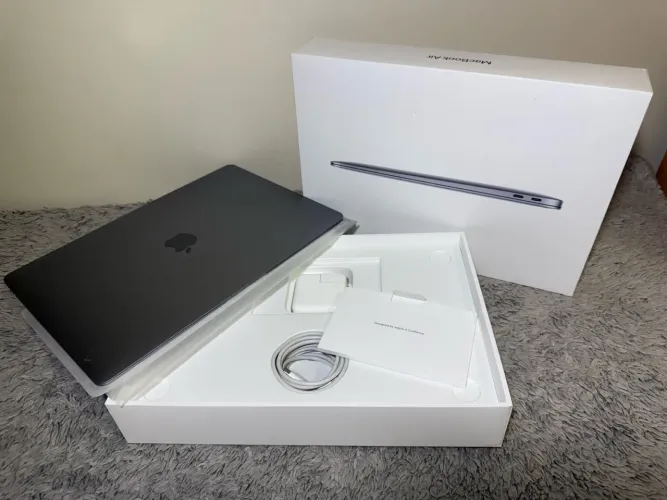 MacBook Air M1 - seminovo - completo com caixa original e acessórios