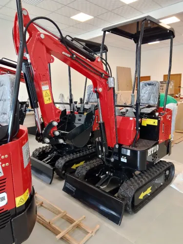 MINI ESCAVADEIRA DIESEL HT10 PARCELAMENTO DIRETO