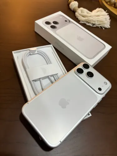 iPhone 17 pro Max ZERO