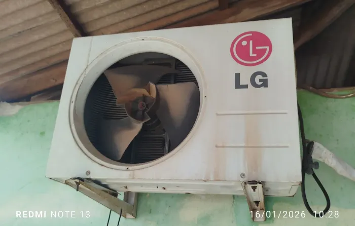 Vendo central de ar 18 mil BTUs no valor 800 reais avista ou 1.000 reais no cartão de 4 vz