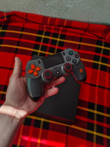 PS4 PRO