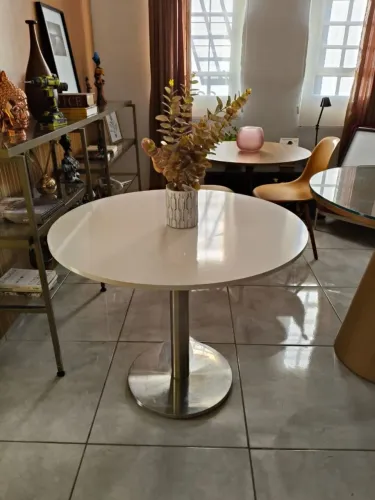 Mesa de jantar branca 