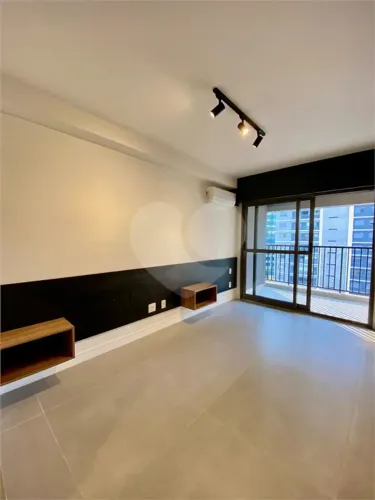 Studio metrô conceição.