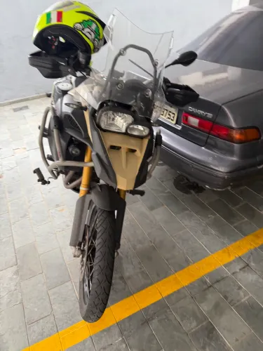F800 GS troco por mil cc