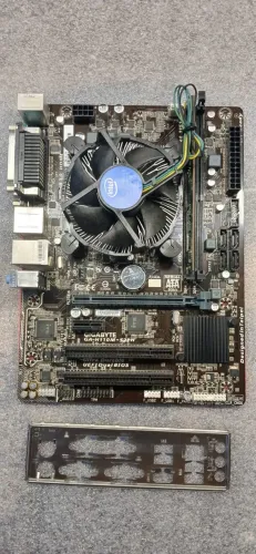 Kit I3 6100 3.70 GHz + Placa mae Gigabyte GA-H110M-S2PH + 4GB DDR4