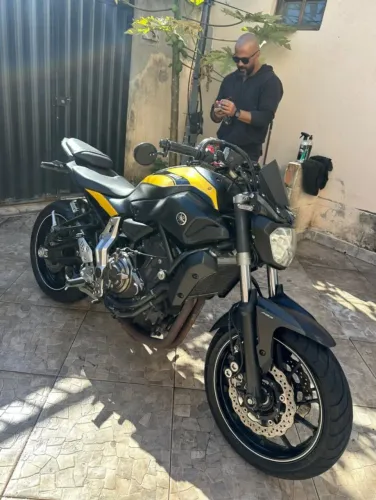 Vendo ou Troco Yamaha MT07