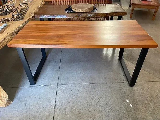 Mesa área gourmet (madeira sintética)