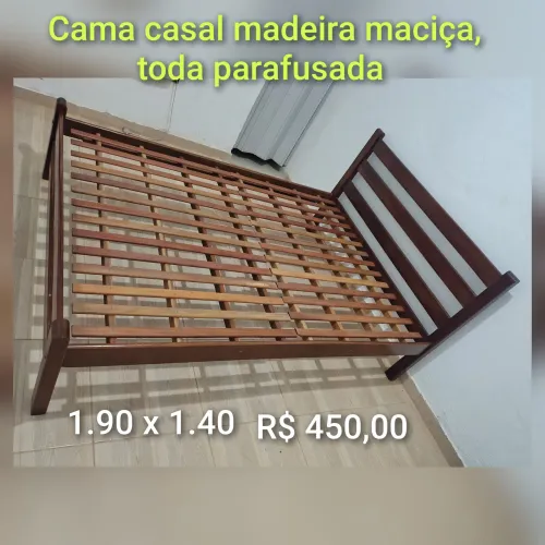 Cama de casal em madeira maciça 
