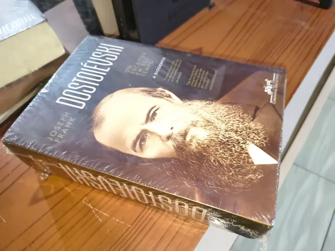 Biografia de Dostoiévski, Joseph frank novo lacrado