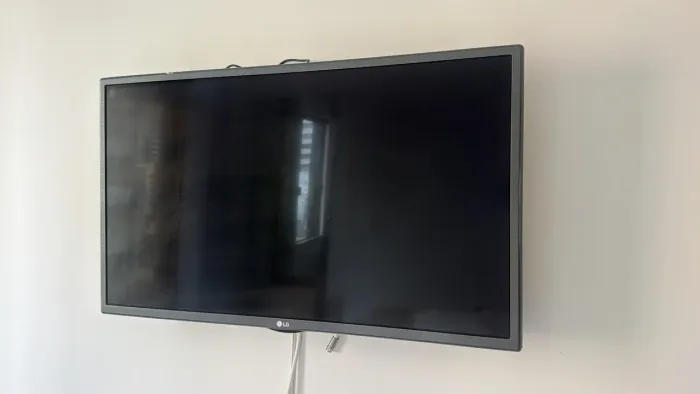 Smart TV LG 32 Polegadas com Controle - Funcionando Perfeitamente