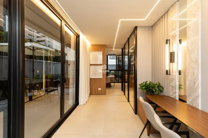 Studio mobiliado à venda com 1 quarto no Batel em Curitiba