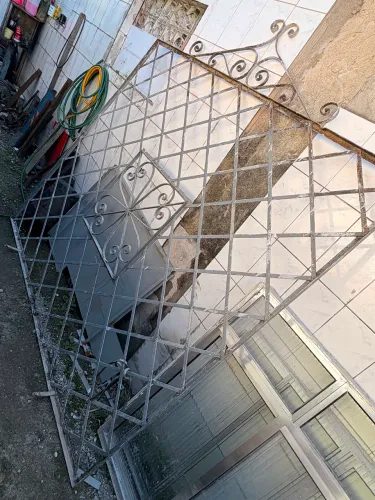 Grade proteção pra vitro