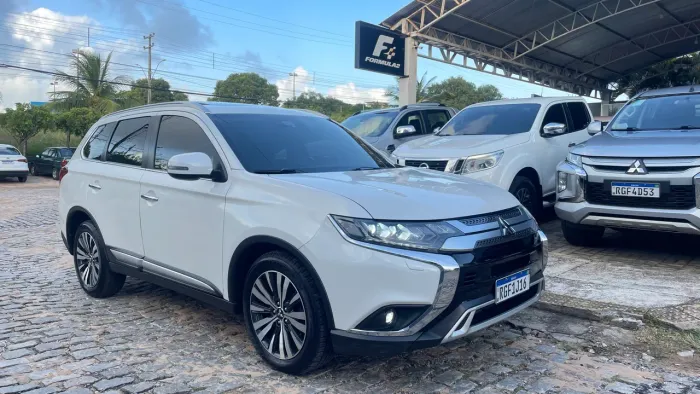 Mitsubishi Outlander HPE-S 2.2 Diesel 4X4 Aut. 2021
