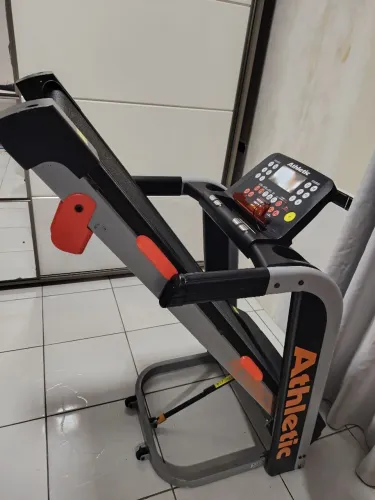 Esteira Ergométrica Athletic Advanced 16 km/h - Inclinação Eletrônica - 130 kg