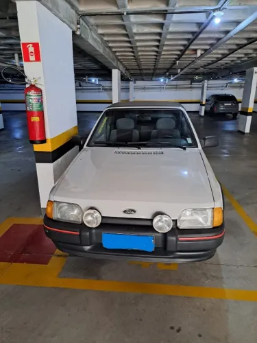 Ford Escort XR3 1.8 / 1.6 Conversível 1988