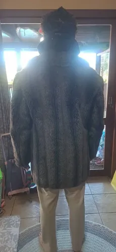Casaco Vintage Harrods London- Pele Sintetica ( Faux Fur ) Premiun Impecável..