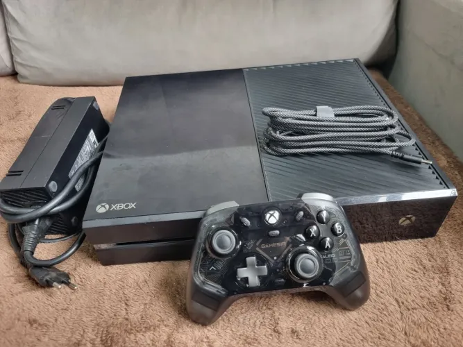 Xbox one + 16 jogos + gamesir kalid + fonte