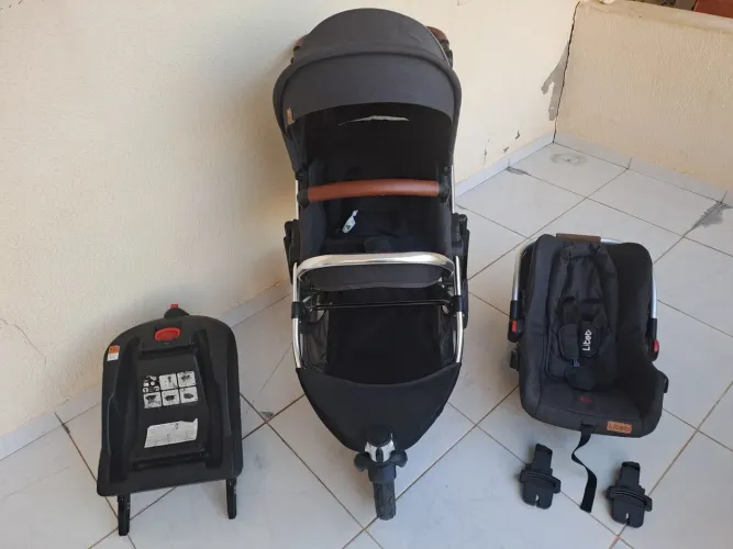 Carrinho bebê Litet Jet completo (base isofix+bebê conforto)