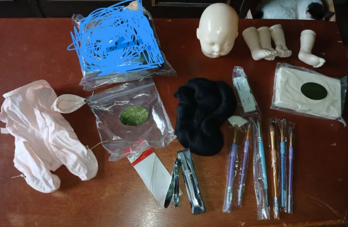 Bebê Reborn material para confecção,cabeça e membros de silicone,corpo de pano articulado