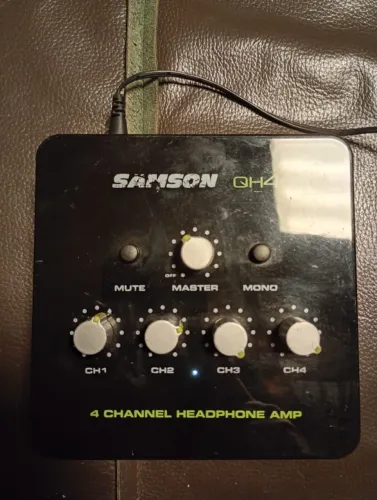 Amplificador de Fone Samson QH4.