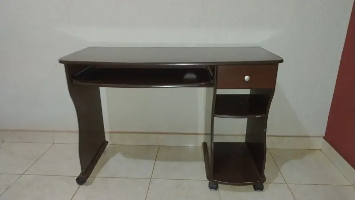 Escrivaninha de Computador com Gaveta - Marrom