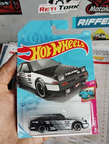 Hot Wheels Toyota AE86 Trueno Falken