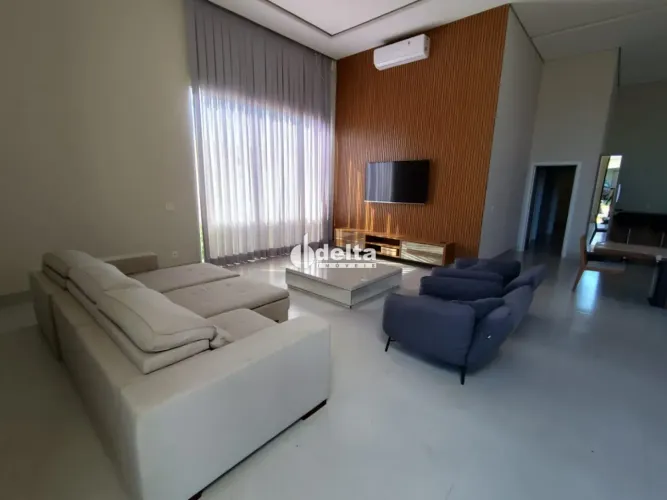 Casa em condomínio com 3 suítes disponível para locação no bairro Jardim Sul em Uberlândia