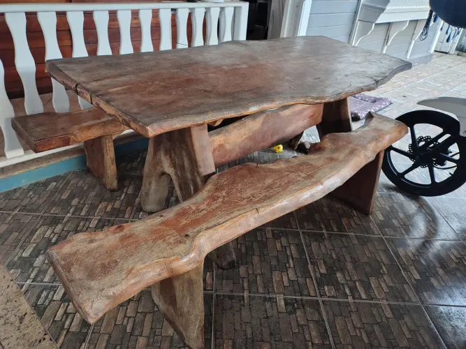 Mesa de madeira jaqueira 