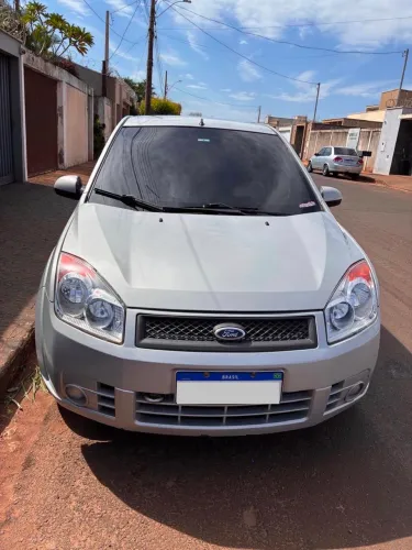 Ford Fiesta Sed. 1.6 8V Flex 4P 2008