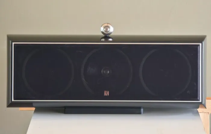 Caixa central KEF XQ2c