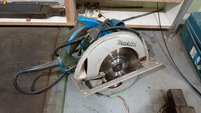 Serra circular Makita 5007n
