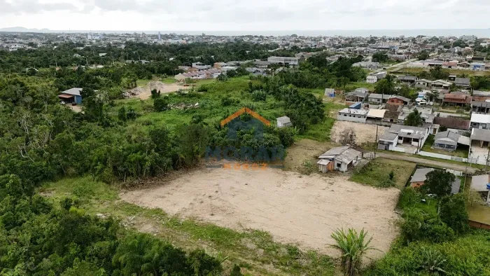 Terrenos em Praia de Leste