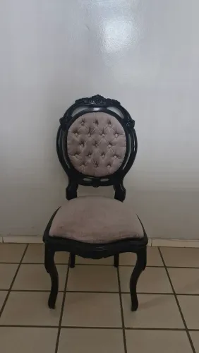 Cadeira estilo Luiz XV