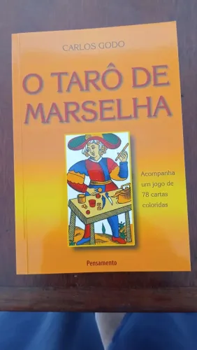 Livro Tarô de Marselha.