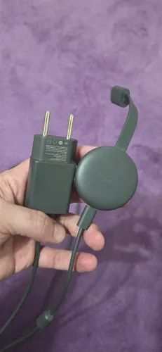 Chromecast (transforma TV em smart)