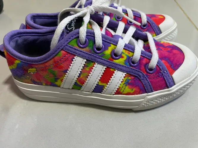 Tênis infantil da adidas