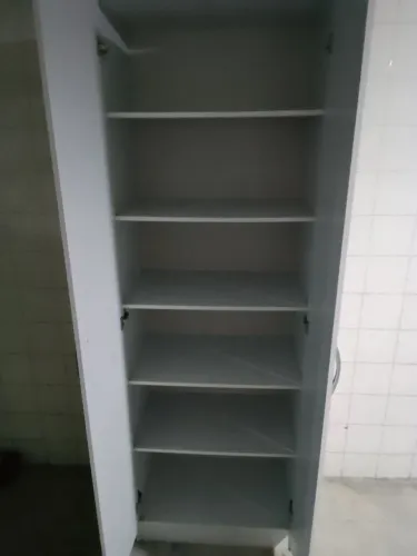Vendo um roupeiro pra solteiro