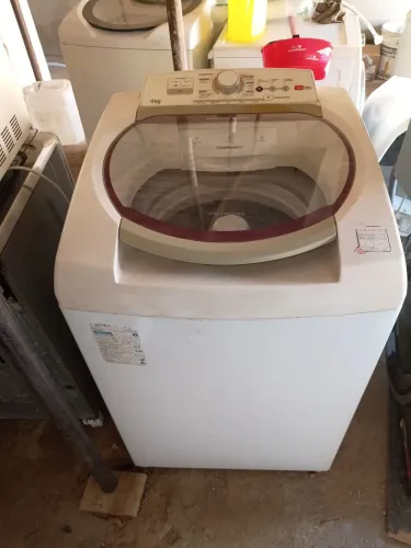 Vendo lavadoura automática Brastemp de 11 k original funcionando bem