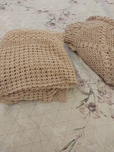 Vendo colcha de croche de solteiro