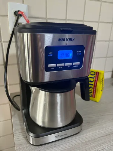 Cafeteira elétrica programável