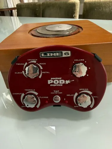 PEDAL LINE 6 POCKET POD EXPRESS - RARIDADE 10/10. SIMULADOR DE AMPS E MODULAÇÕES 
