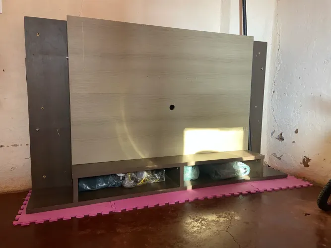 ? Painel para TV - MDP  ? Vendo painel para TV em ótimo estado!