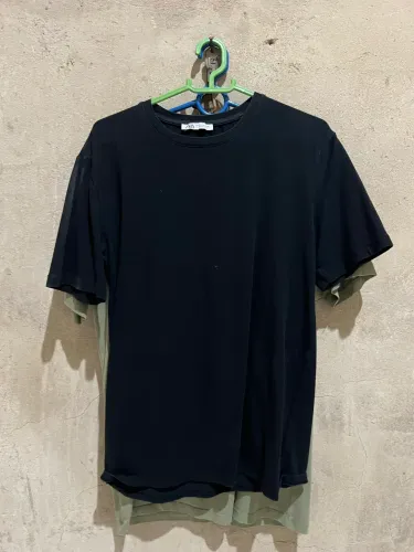 DUAS Blusas básicas ZARA TAM P - R$ 100,00 (R$ 50,00 cada)