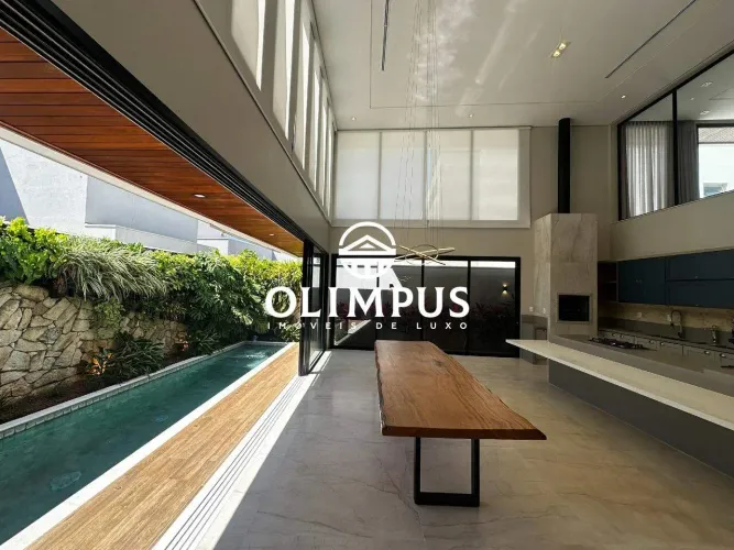 Casa em Condomínio Jardim Versailles para alugar - Bairro Nova Uberlândia - Uberlândia