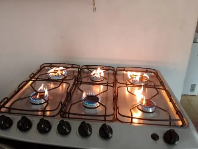 Fogão 5 boca Fogão 5 bocas em bom estado. ? 5 bocas funcionando ? Forno funciona, mas ao