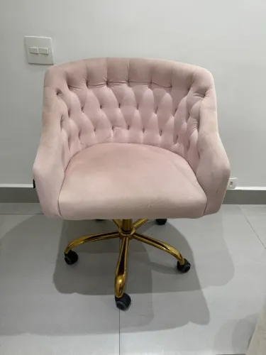 Cadeira escritório luxo rosê e dourada