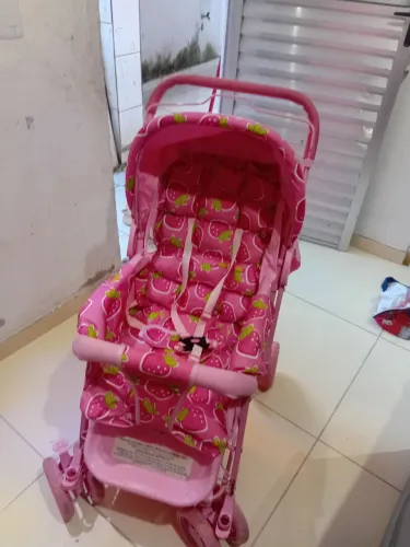 Vendo carrinho de passeio +ninho 300 pra vender logo ?