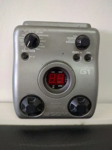Pedaleira Zoom G1 Guitar Effects 