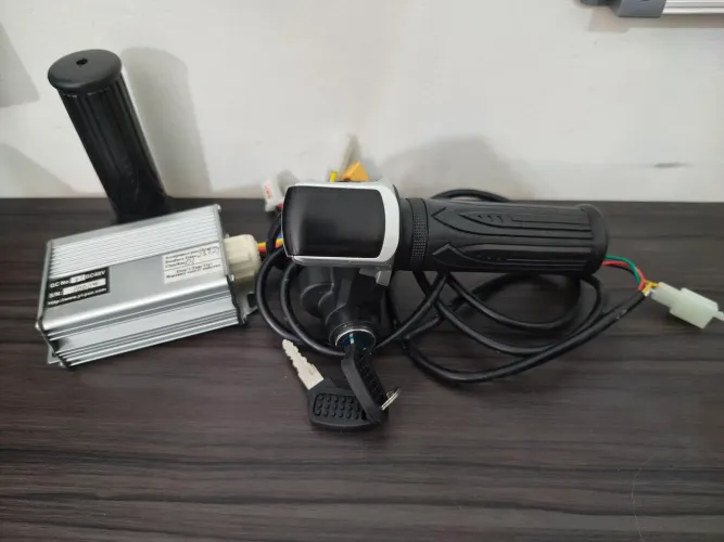Controladora DC 48v 1000w com acelerador display e chave