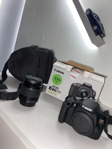 ? Canon EOS Rebel T7 + Lente EF-S 18-55mm III (Kit Completo)